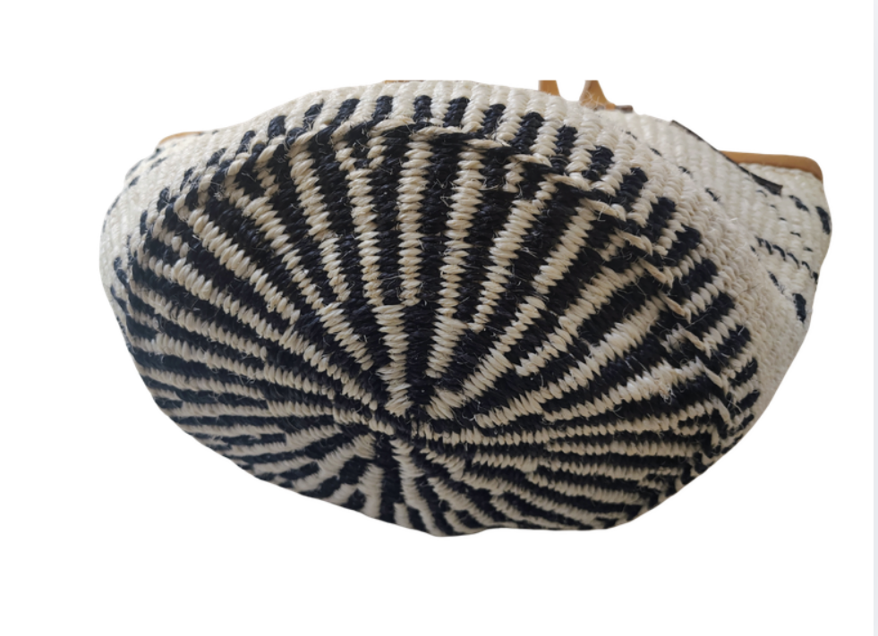 🤍🖤 Balance Point Tote. A Handmade Sisal Bucket Bag
